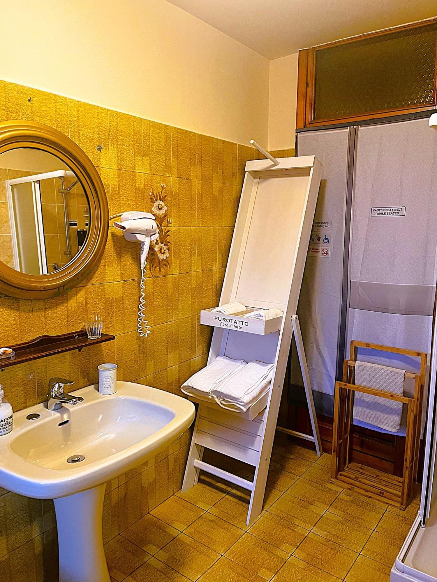 Flybgy Hotell Orio al Serio Exteriör bild